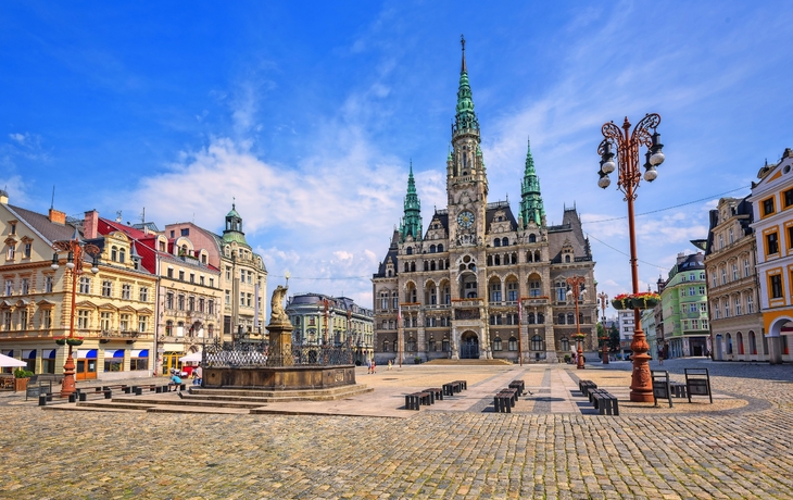 das Rathaus und der zentrale Platz in Liberec, Tschechische Republik