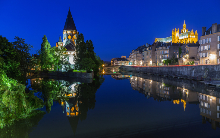 Temple Neuf de Metz an der Mosel Frankreich bei Nacht